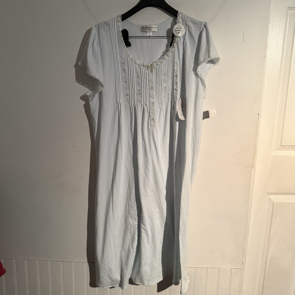 Miss Elaine Silky Knit Short Sleeve Lace Accent Nightgown 1X Romantic NWT